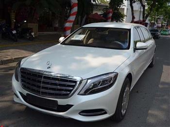 Ngắm Mercedes-Maybach S600 Pullman đầu tiên Việt Nam lượn phố