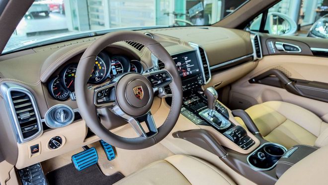 Porsche Cayenne Platinum Edition giá 5,3 tỷ đồng tại Việt Nam - 2