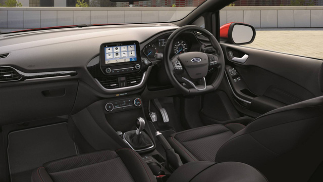 Xe thể thao Ford Fiesta Sport Van sắp ra mắt thị trường - 5